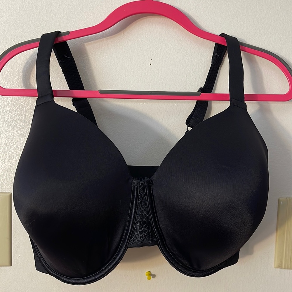 NEVER WORN! 38G Black Bra
